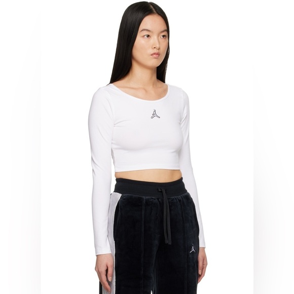 NIKE JORDAN
White Flight Long Sleeve T- SIZE L. - Picture 4 of 17